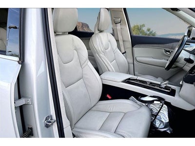 2022 Volvo XC90 Recharge Plug-In Hybrid T8 Inscription 7 Passenger