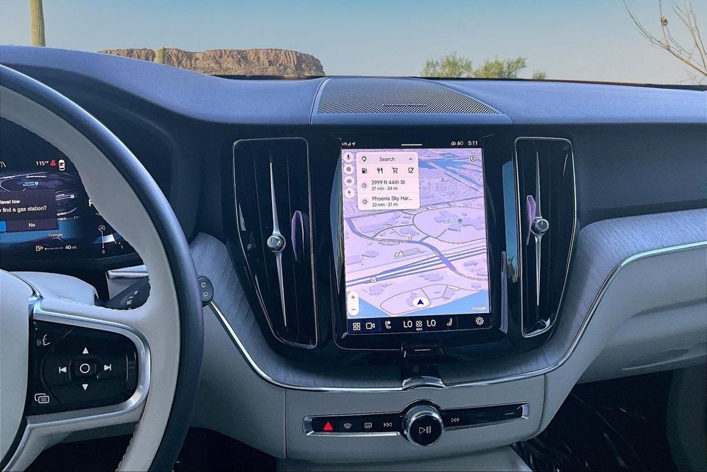 2023 Volvo XC60 B5 Plus Bright Theme