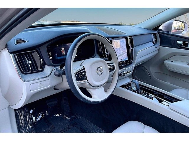 2023 Volvo XC60 B5 Plus Bright Theme