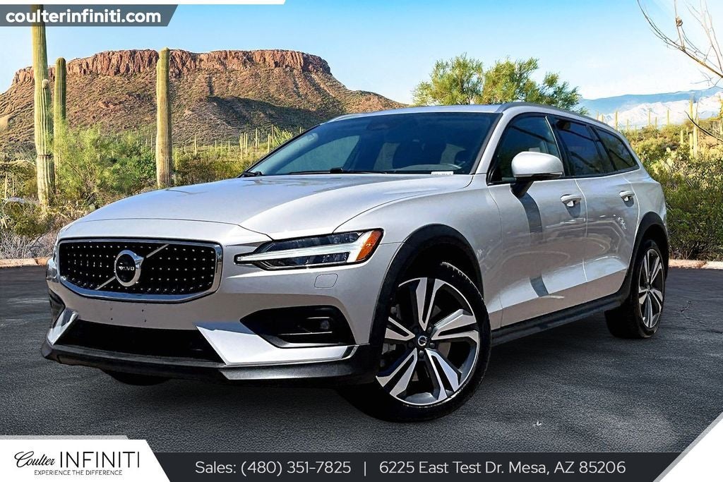 2025 Volvo V60 Cross Country B5 Plus
