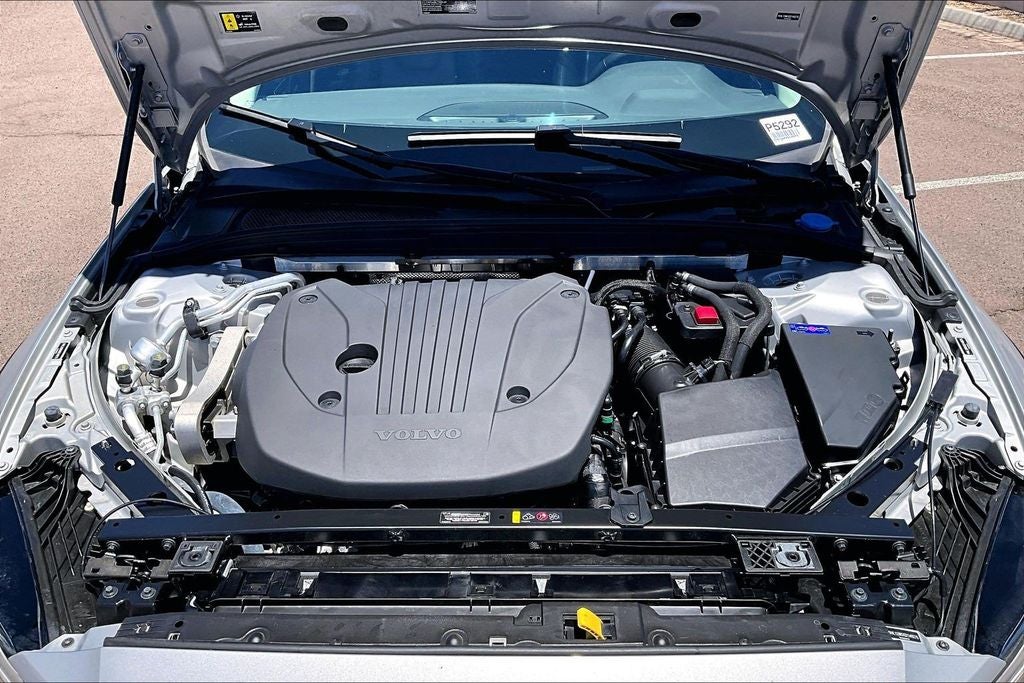 2025 Volvo V60 Cross Country B5 Plus