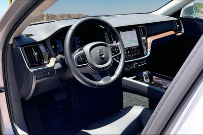 2025 Volvo V60 Cross Country B5 Plus