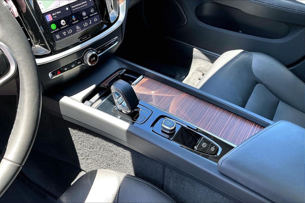 2025 Volvo V60 Cross Country B5 Plus