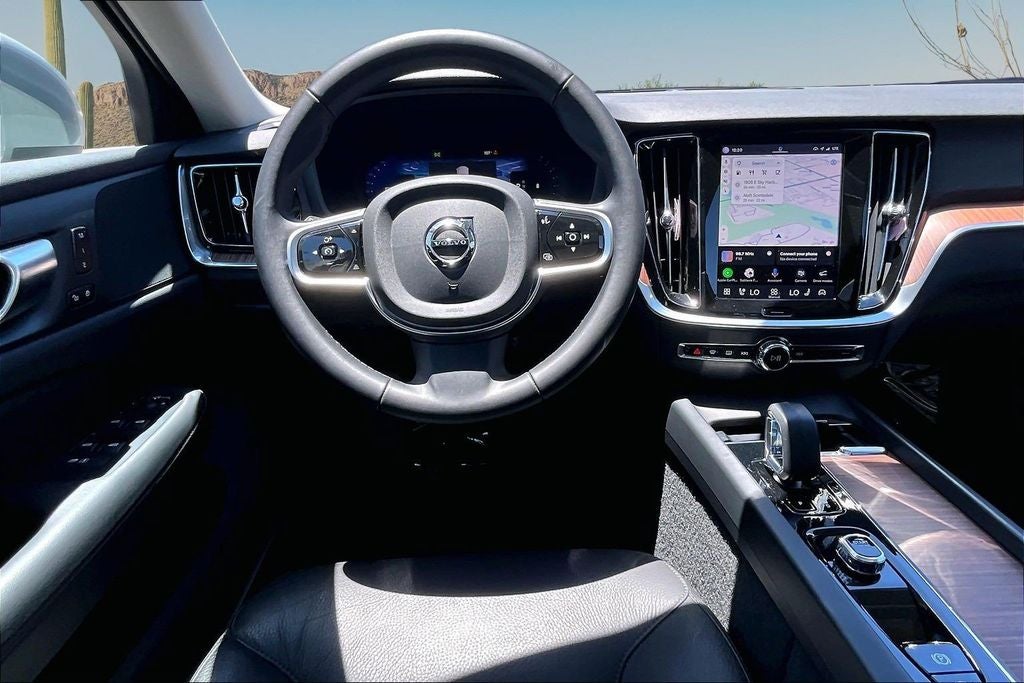 2025 Volvo V60 Cross Country B5 Plus