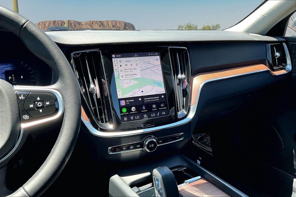 2025 Volvo V60 Cross Country B5 Plus