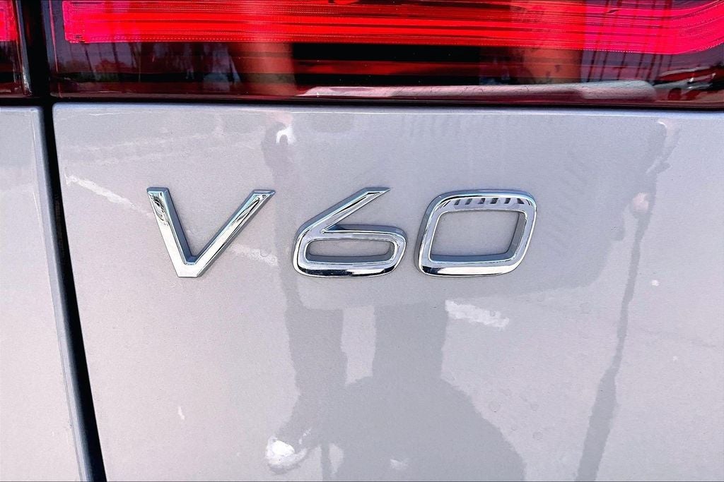 2025 Volvo V60 Cross Country B5 Plus