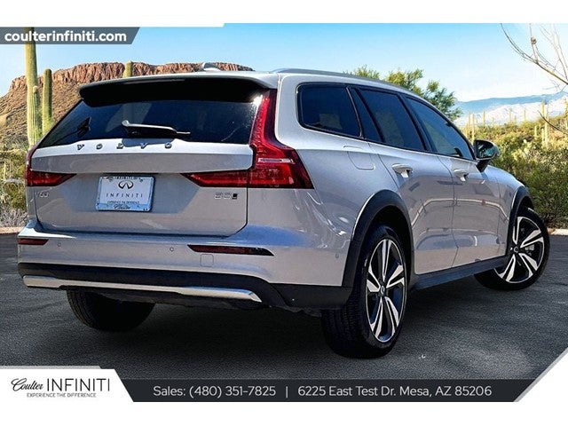 2025 Volvo V60 Cross Country B5 Plus