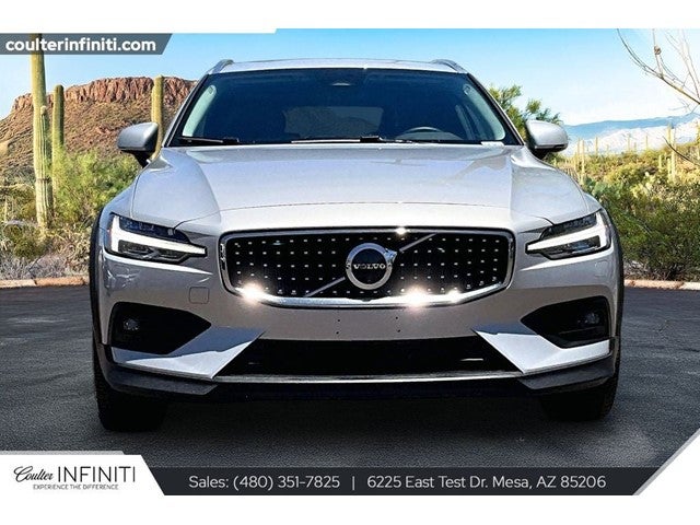 2025 Volvo V60 Cross Country B5 Plus