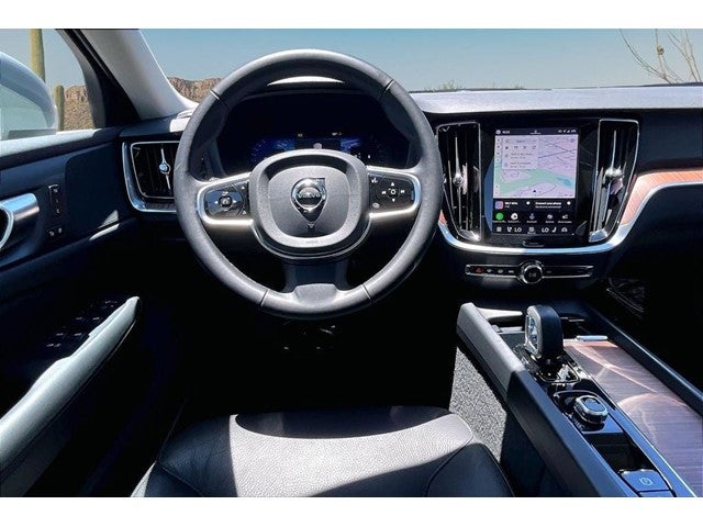 2025 Volvo V60 Cross Country B5 Plus