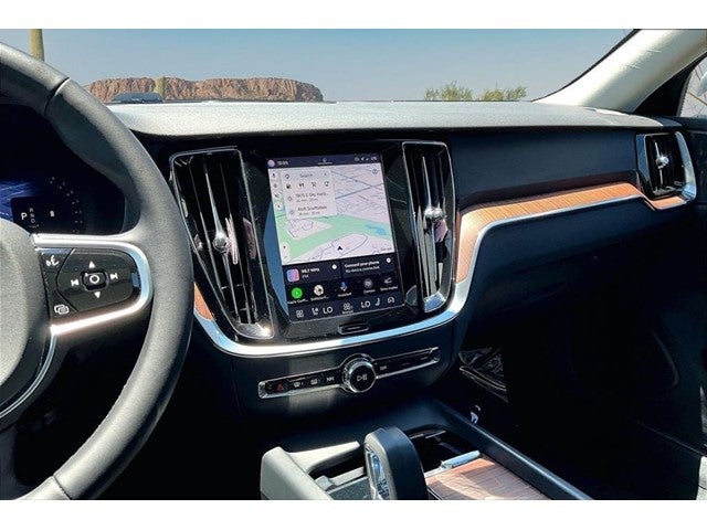 2025 Volvo V60 Cross Country B5 Plus